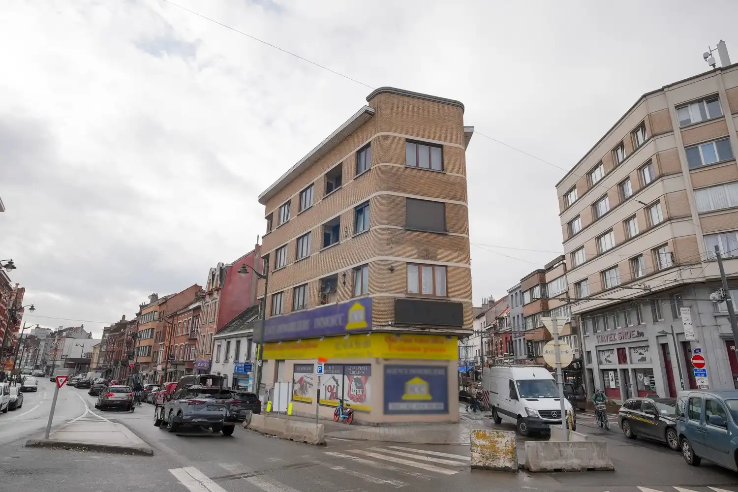 Gezellig appartement met 1 slaapkamer en terras op toplocatie in Anderlecht foto {{pictureIndex}}