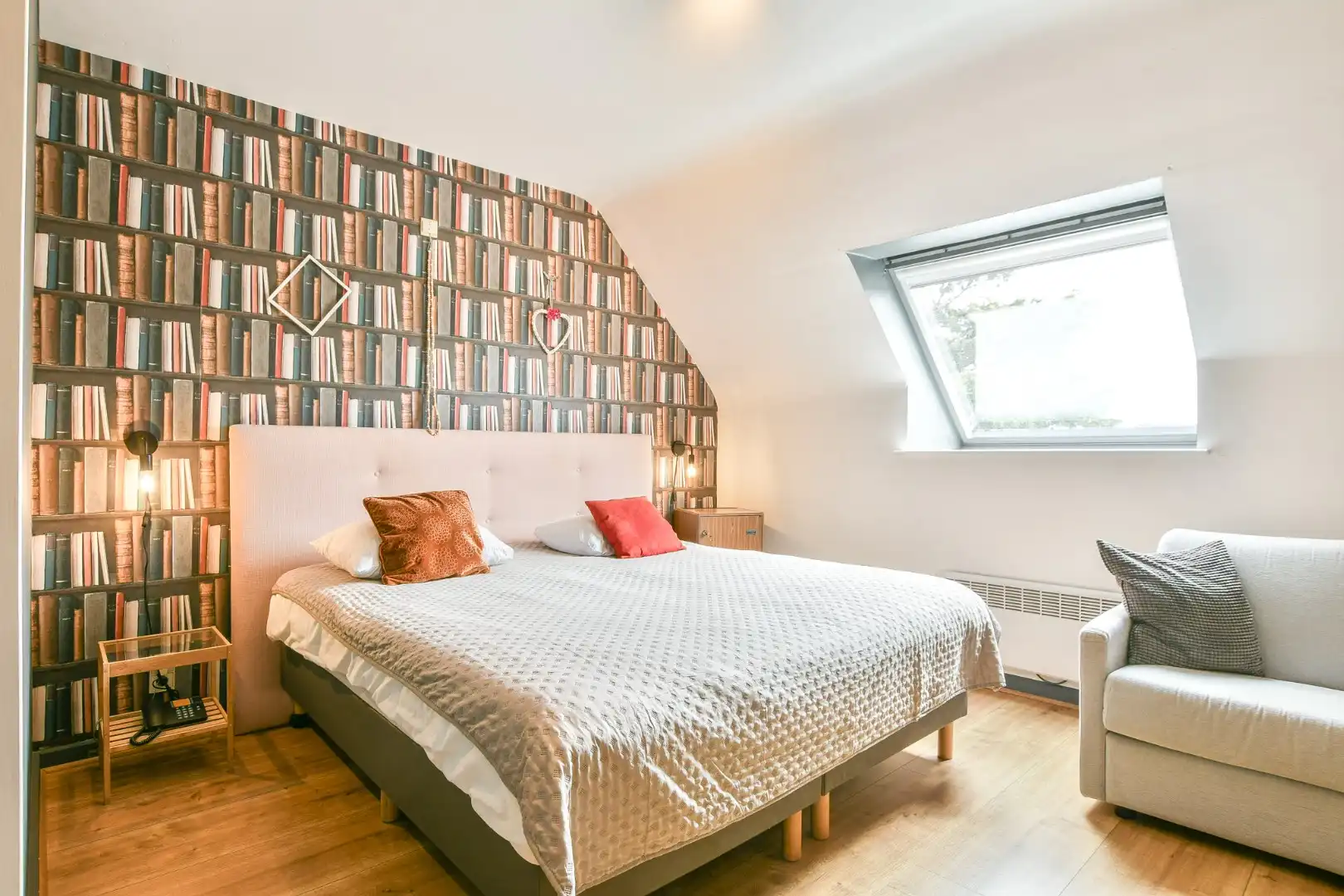 Unieke investeringskans: karaktervol hotel met 18 kamers & woonmogelijkheden te koop!  foto 12