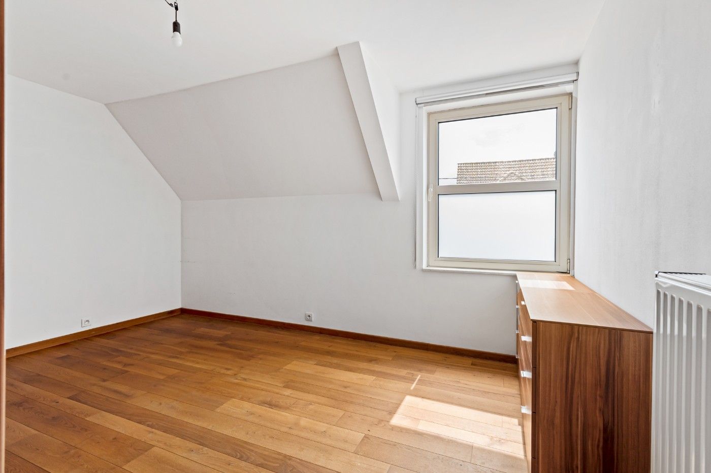 Ruime, instapklare woning met 3 slpk., dubbele garage en tuin foto 20