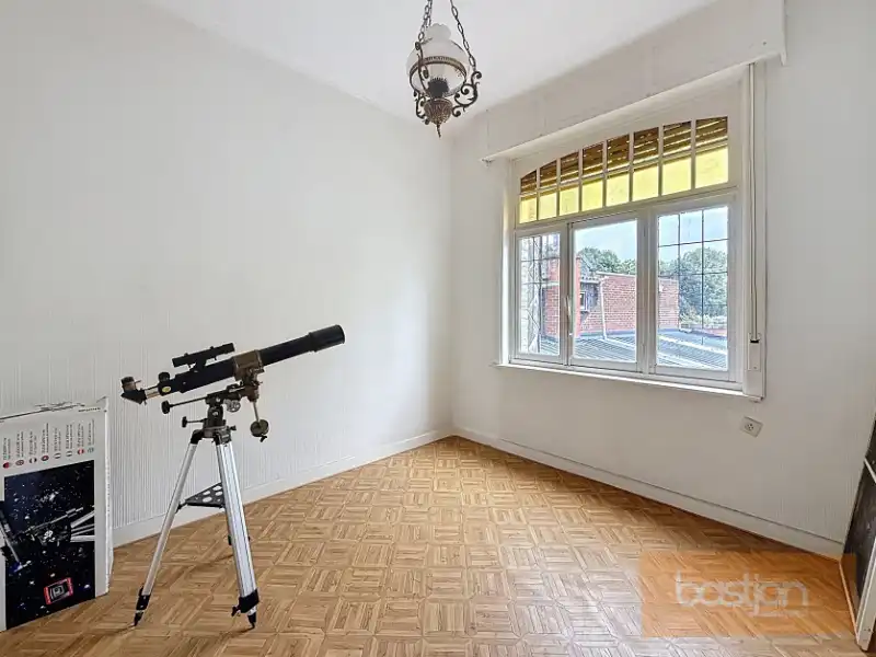 Te renoveren woning met tal van mogelijkheden in hartje Marke foto 19