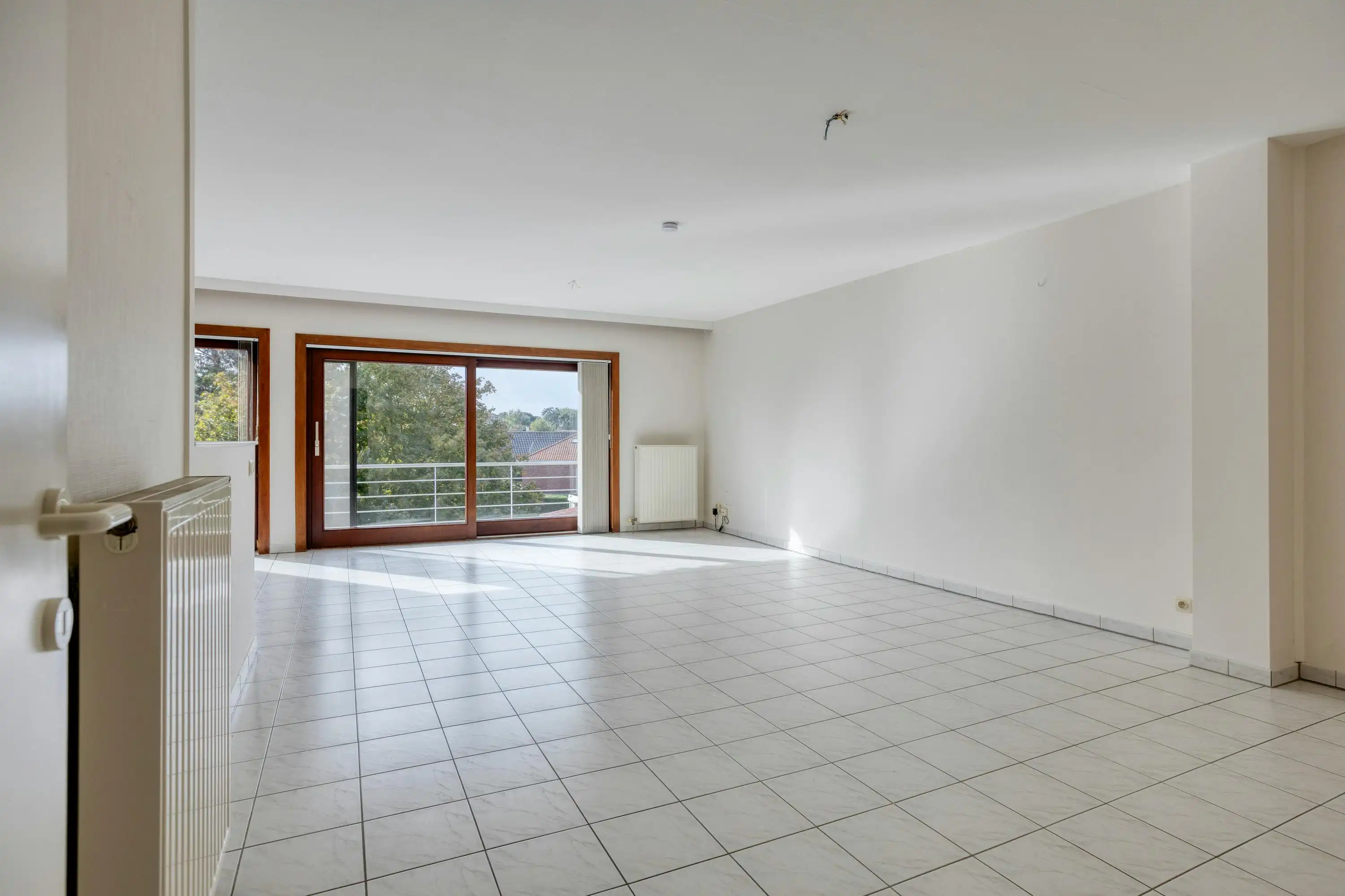 Ruim appartement (104m²) met twee slaapkamers te koop! foto 2
