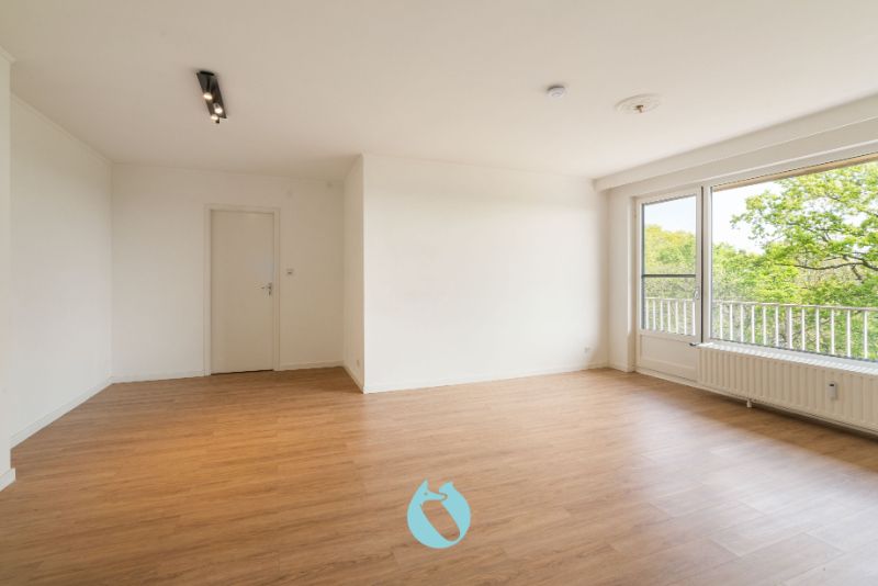 Lichtrijk twee slaapkamer appartement nabij centrum Evergem. foto 2