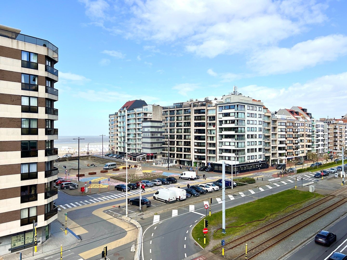 Ruime en kraaknette studio - zicht op het Heldenplein/Zeedijk foto {{pictureIndex}}