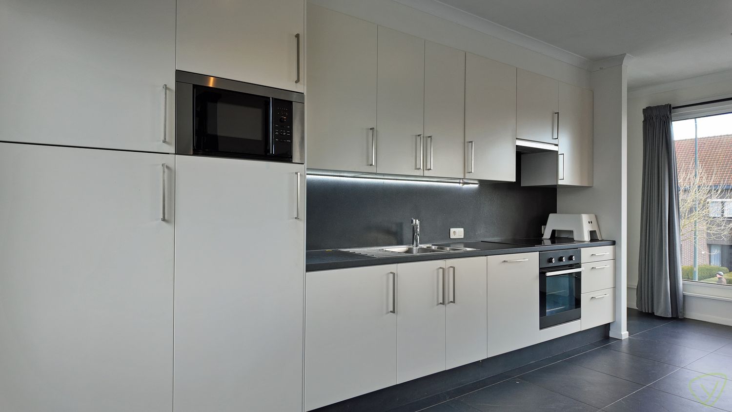 Ruim en modern duplex appartement in Eeklo! foto 6