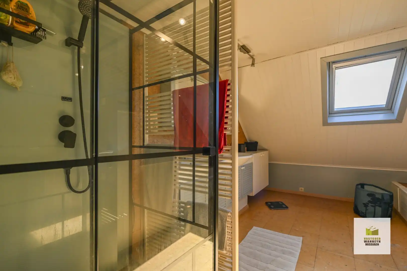 Landelijke gerenoveerde woning op 9.500 m2 met 3 slaapkamers en landelijk vergezicht foto 29