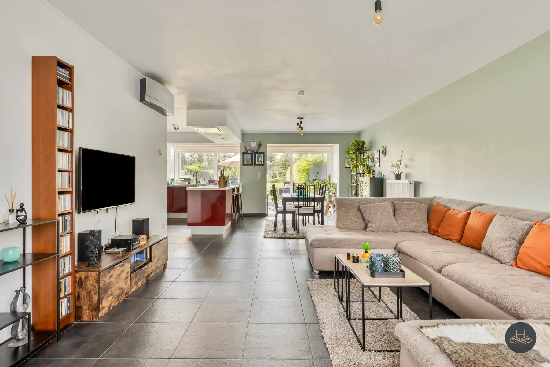 Leuke woning met grote tuin foto 6