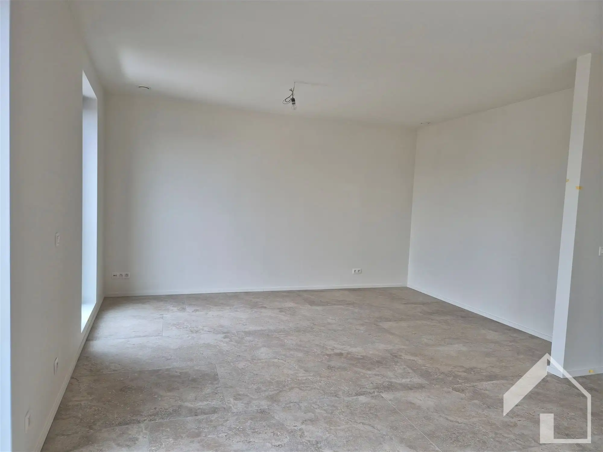 Nieuwbouw appartement op de 3de verdieping met 1 slaapkamer, terras en lift.   foto 10