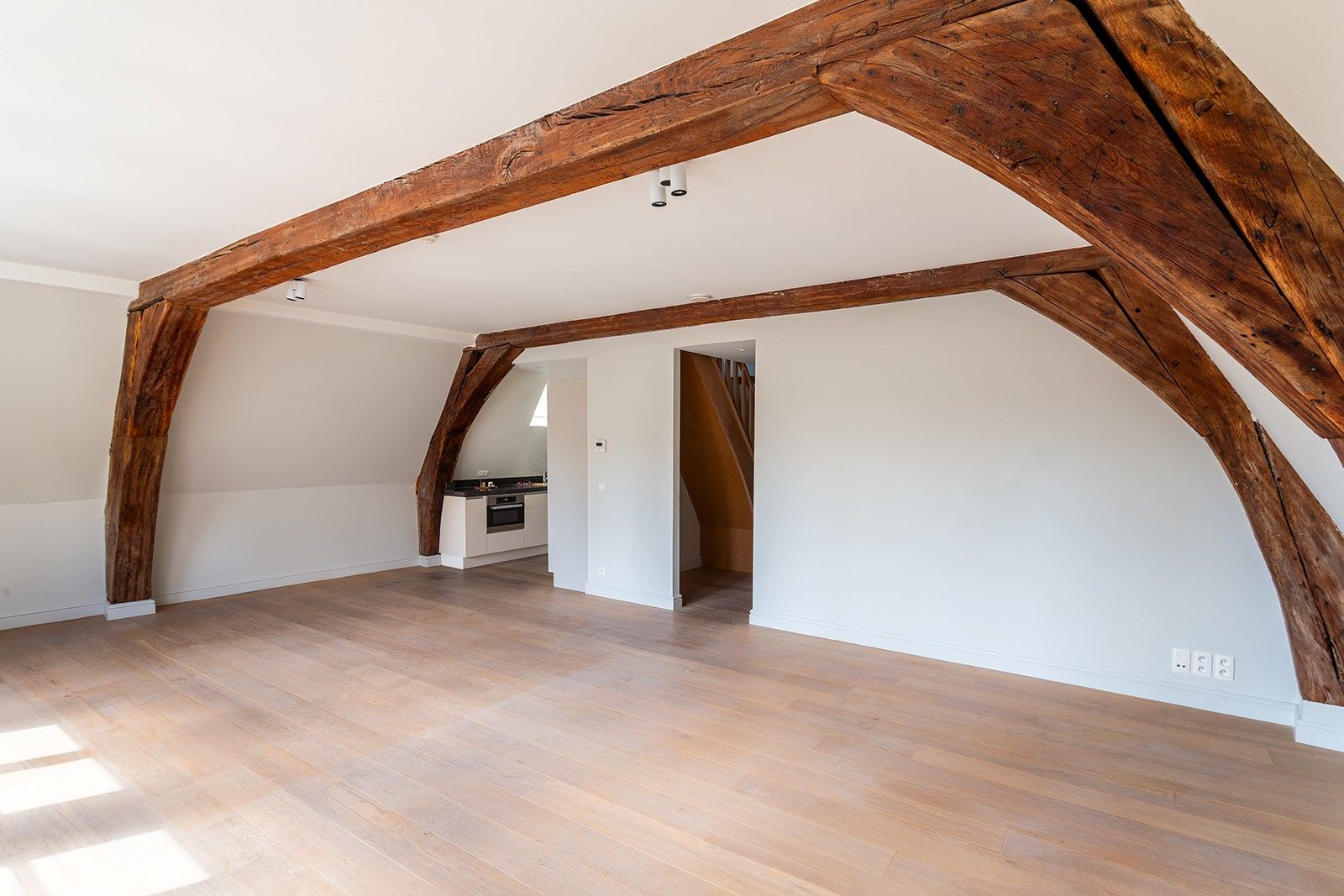 Wonen in Geschiedenis: Unieke duplex in het Hart van de Stad foto 7