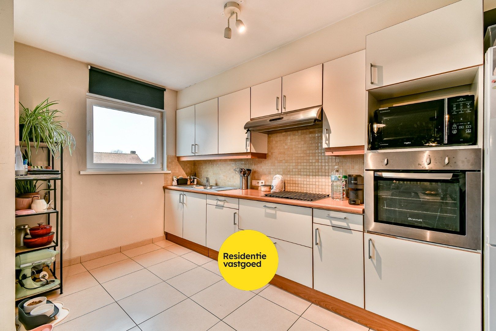 Opbrengsteigendom met 3 appartementen en 3 garages foto 20