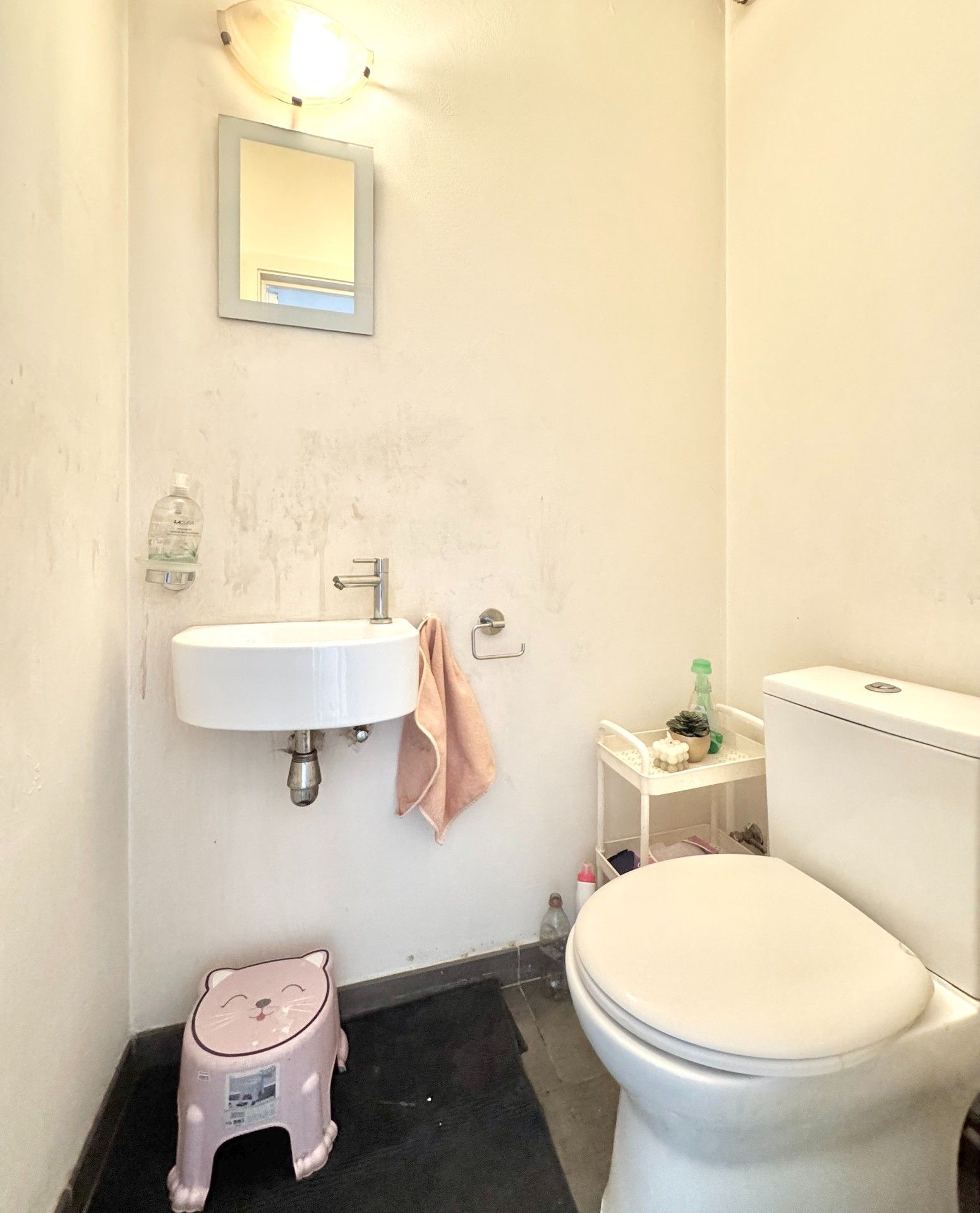GELIJKVLOERS APPARTEMENT MET 2 SLPKS EN TUIN foto 9