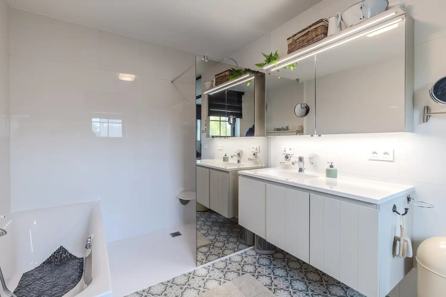 Multifunctioneel industriecomplex met woongelegenheid op topligging te Lanaken foto 38