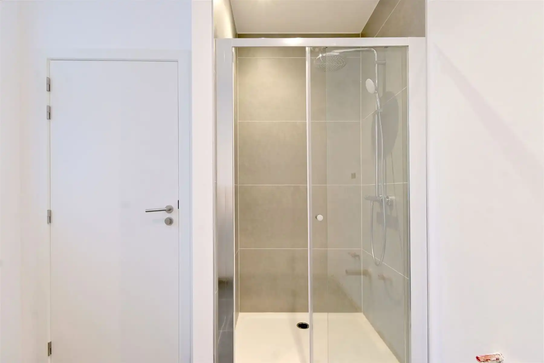 Gerenoveerde woning met 3 slaapkamers te Berchem! foto 16