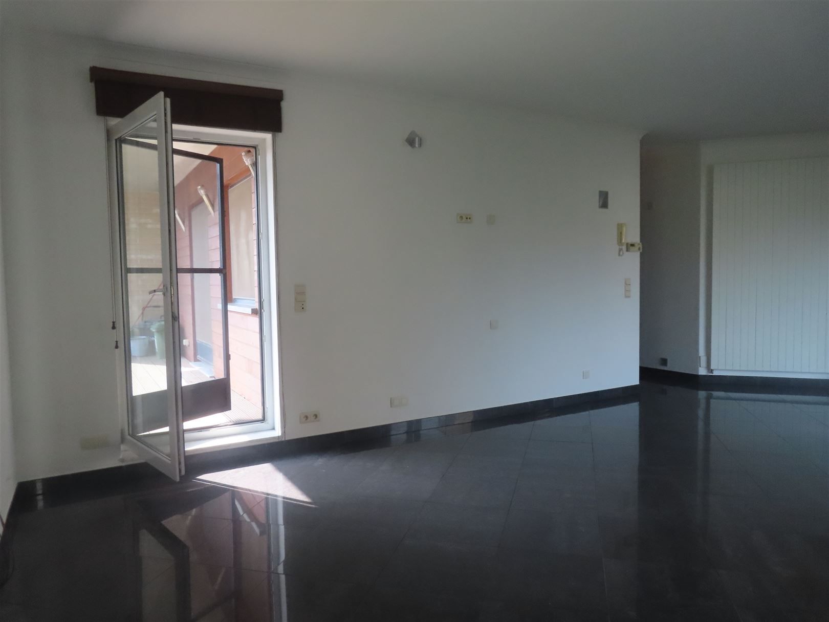 Recent 2 slaapkamerappartement met terras! foto 9