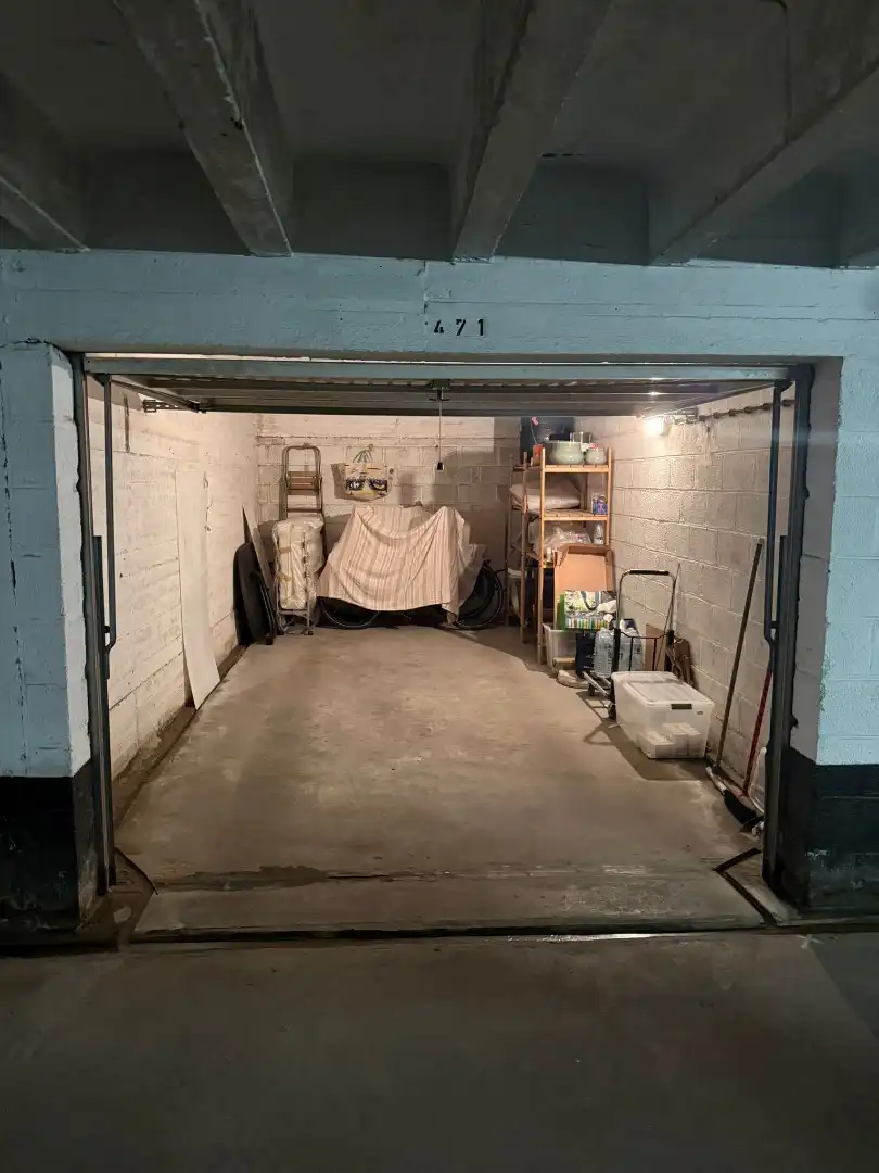 AFGESLOTEN GARAGEBOX - ROYAL PALACE 4 - 2 foto 4