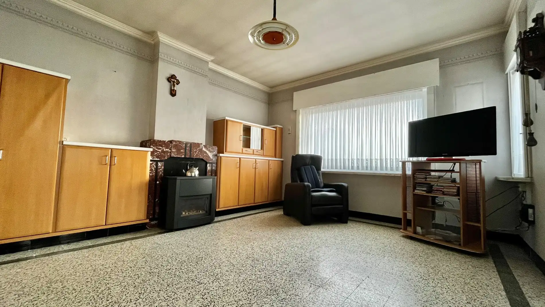 Halfopen woning met 3 kamers en een garage foto 4