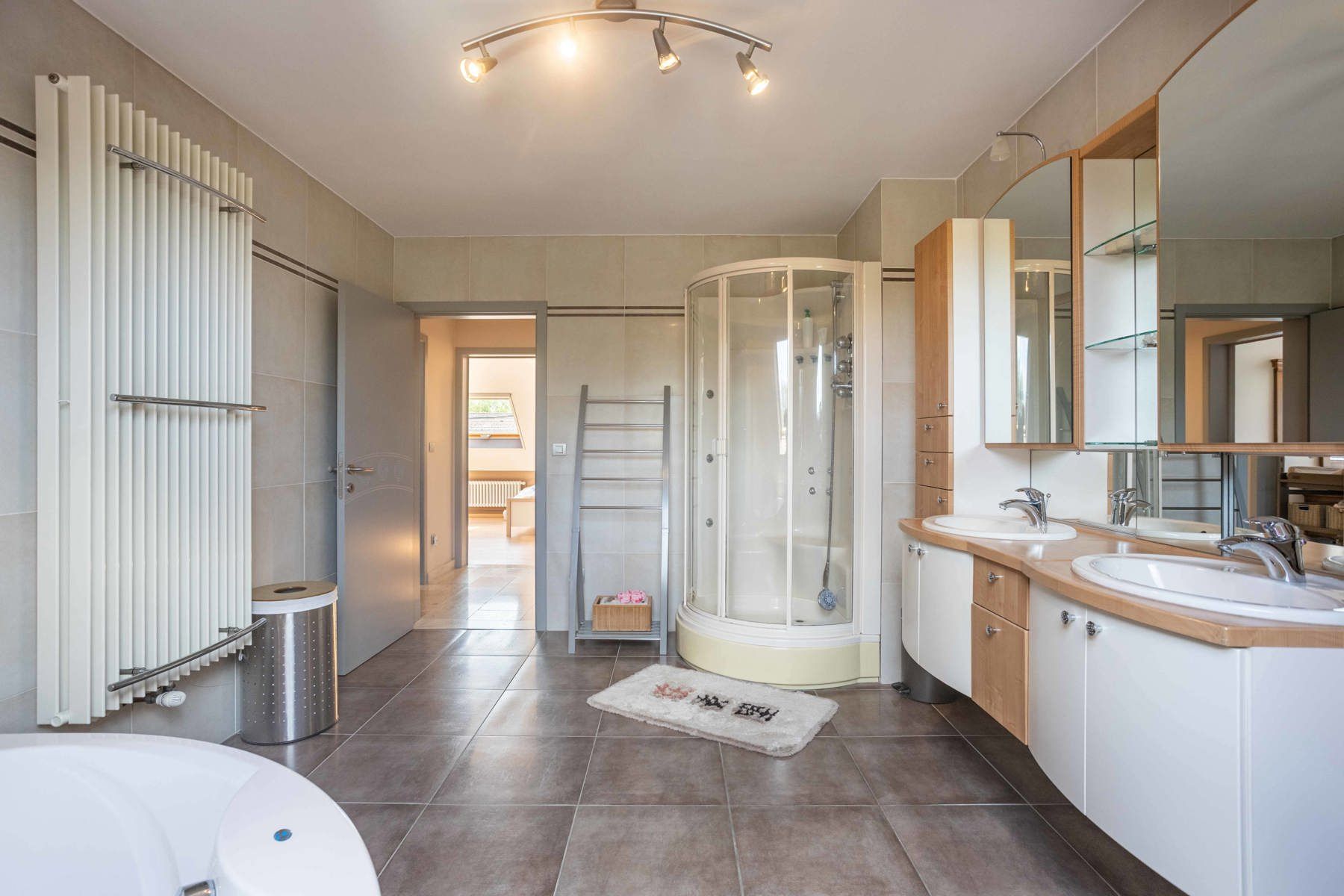 Riante instapklare woning te koop in rustige buurt foto 18