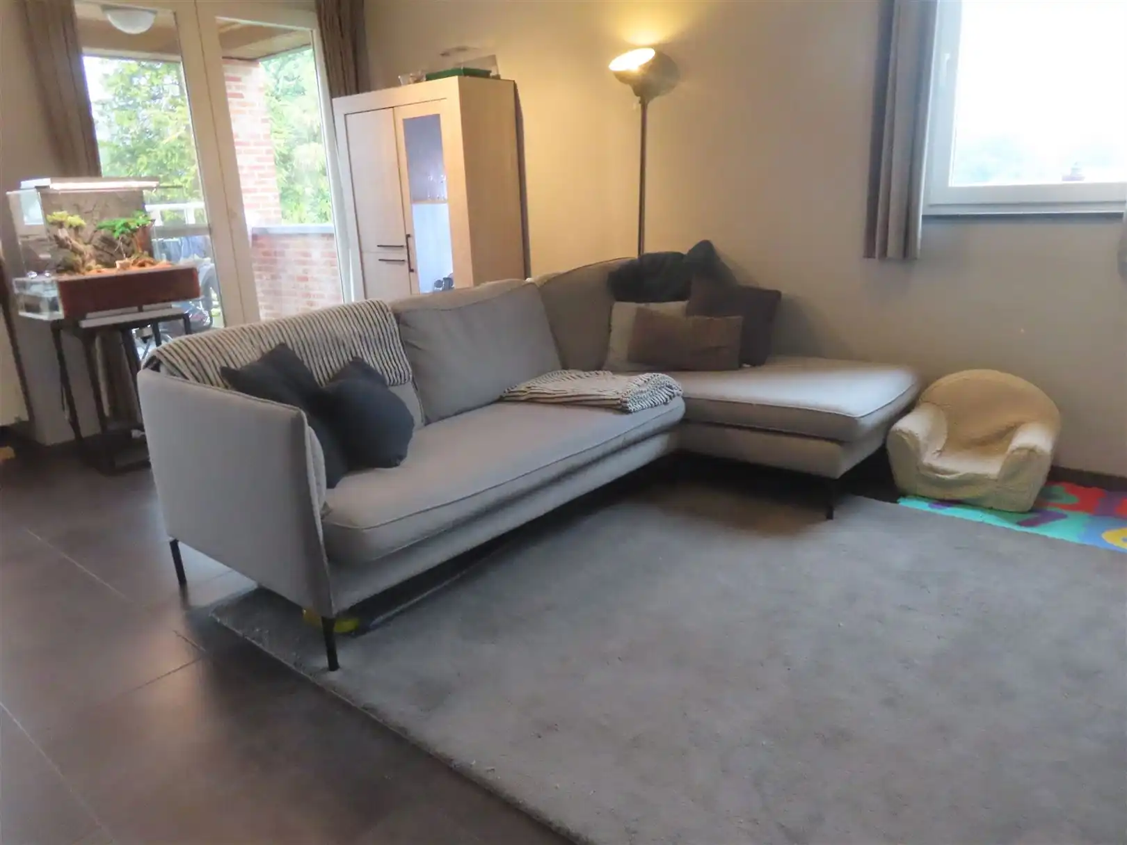 Duplex appartement met 2 slaapkamers, terras & carport foto 3