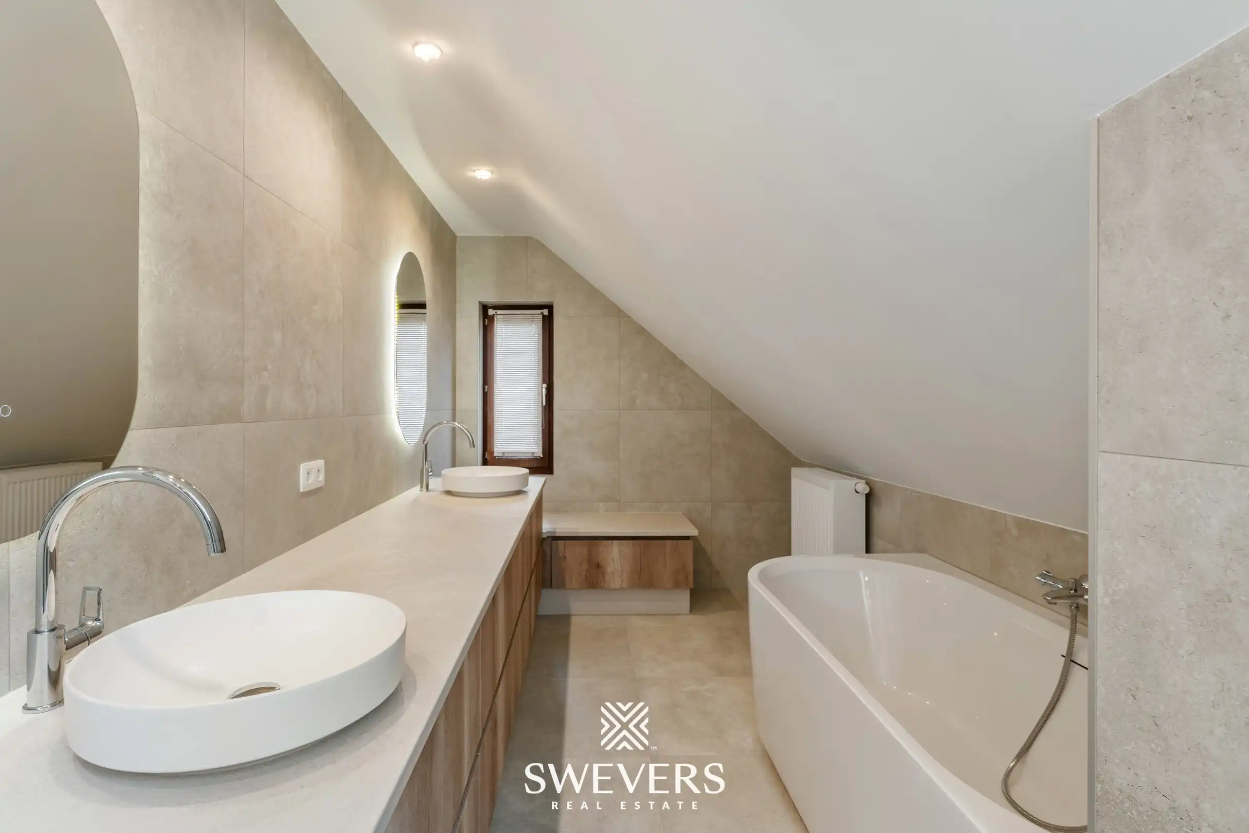 Zeer ruime woning met praktijkruimte op 28a 69ca in Heusden-Zolder foto 18