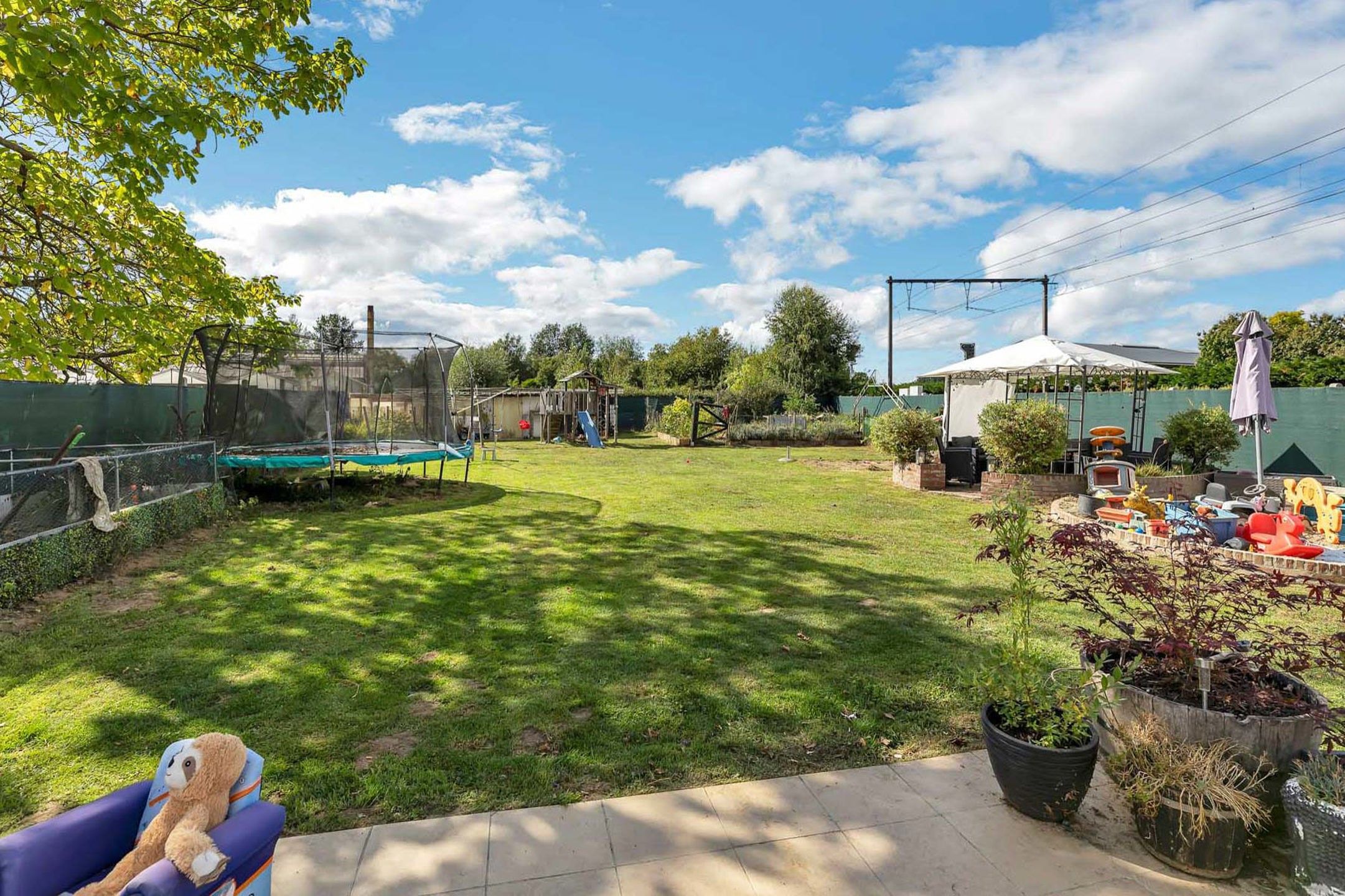 Instapklare woning met garage en ruime tuin foto 20