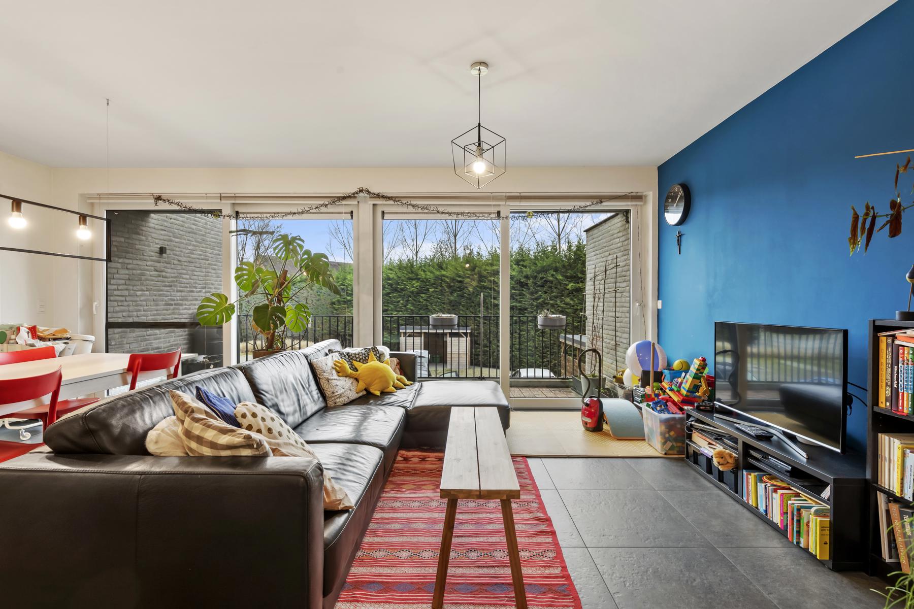 Nieuwbouwappartement 1ste verd met 2 autostaanplaatsen foto {{pictureIndex}}
