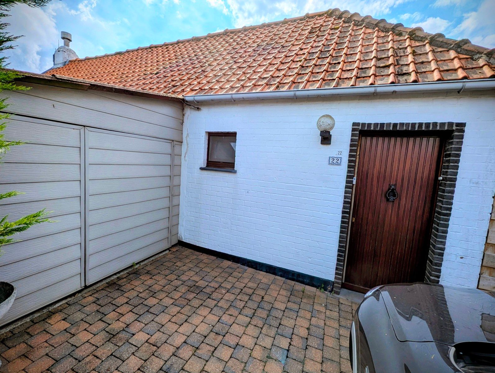 Vrijstaande villaatje met nieuwe keuken & badkamer. (op 519m² grond) foto 3