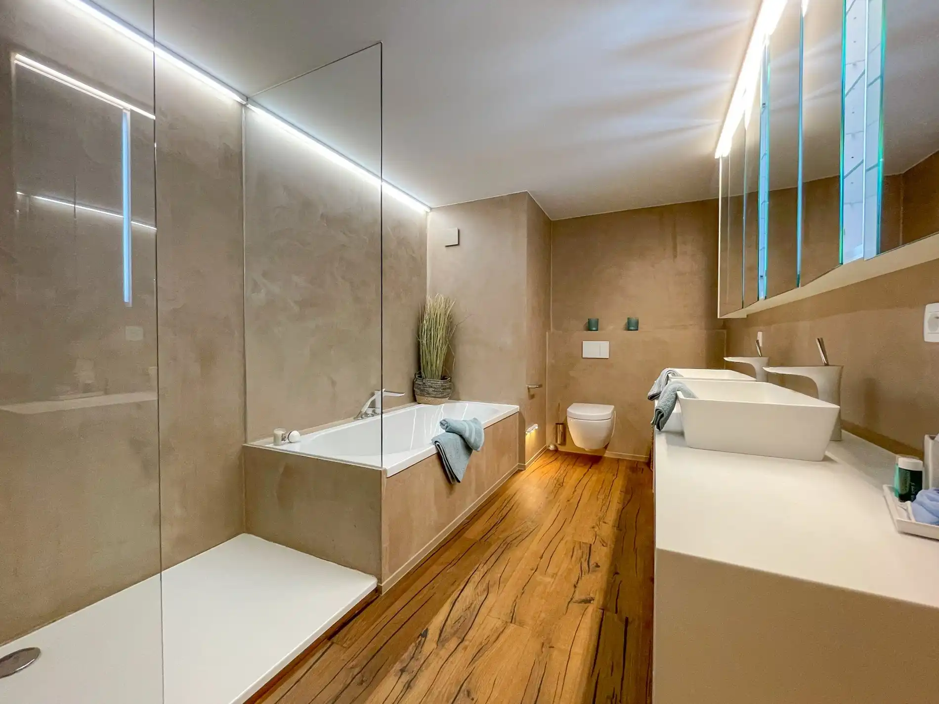 Uitzonderlijk, luxueus afgewerkt hoekappartement met frontaal zeezicht. foto 22