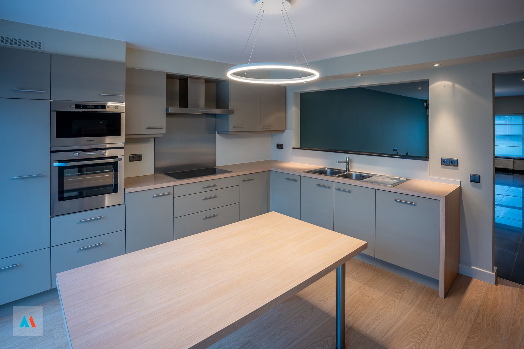 Eéngezinswoning met mooie, aangelegde tuin foto 7