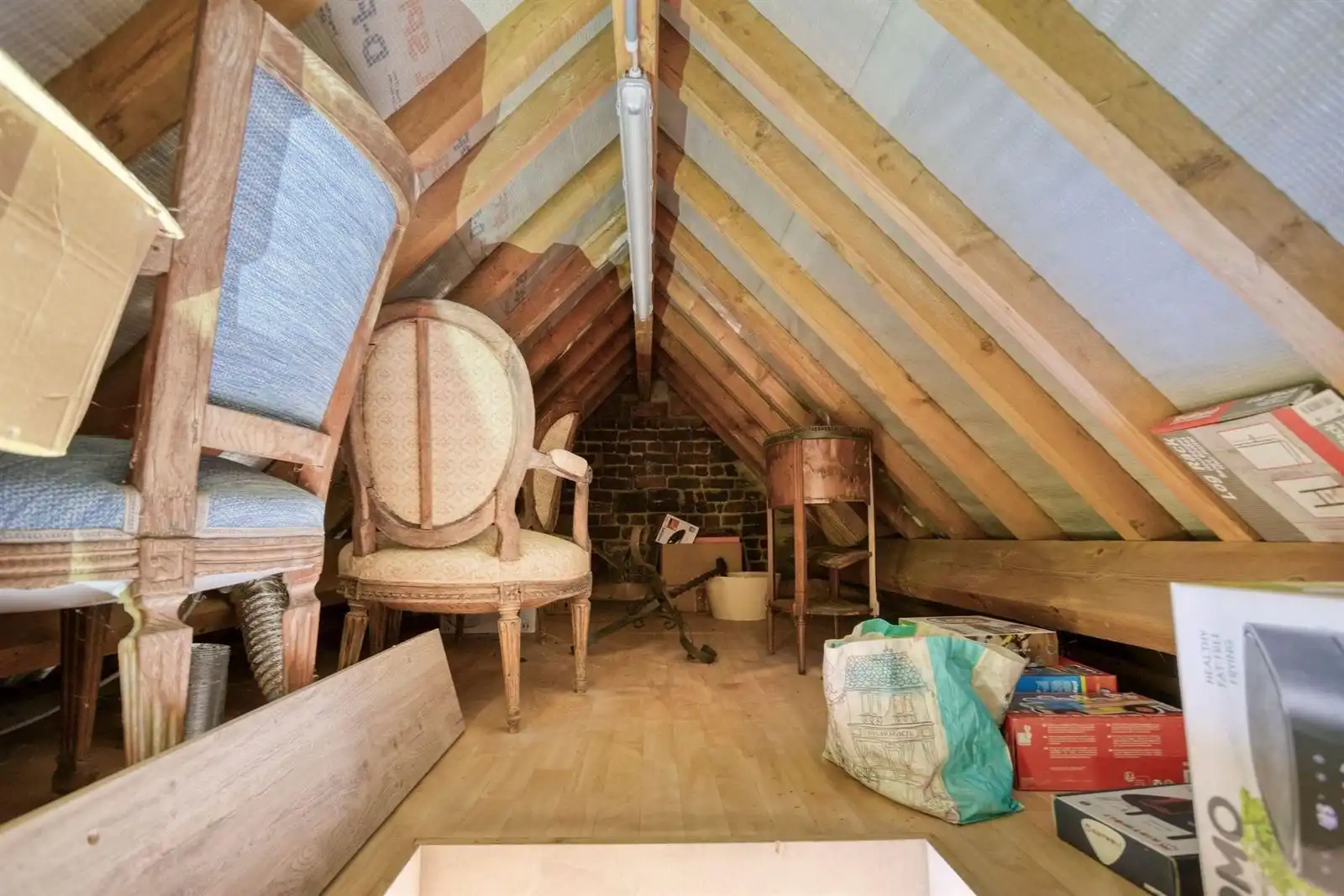 Ruime woning met 5 slaapkamers,tuin en garage foto 35