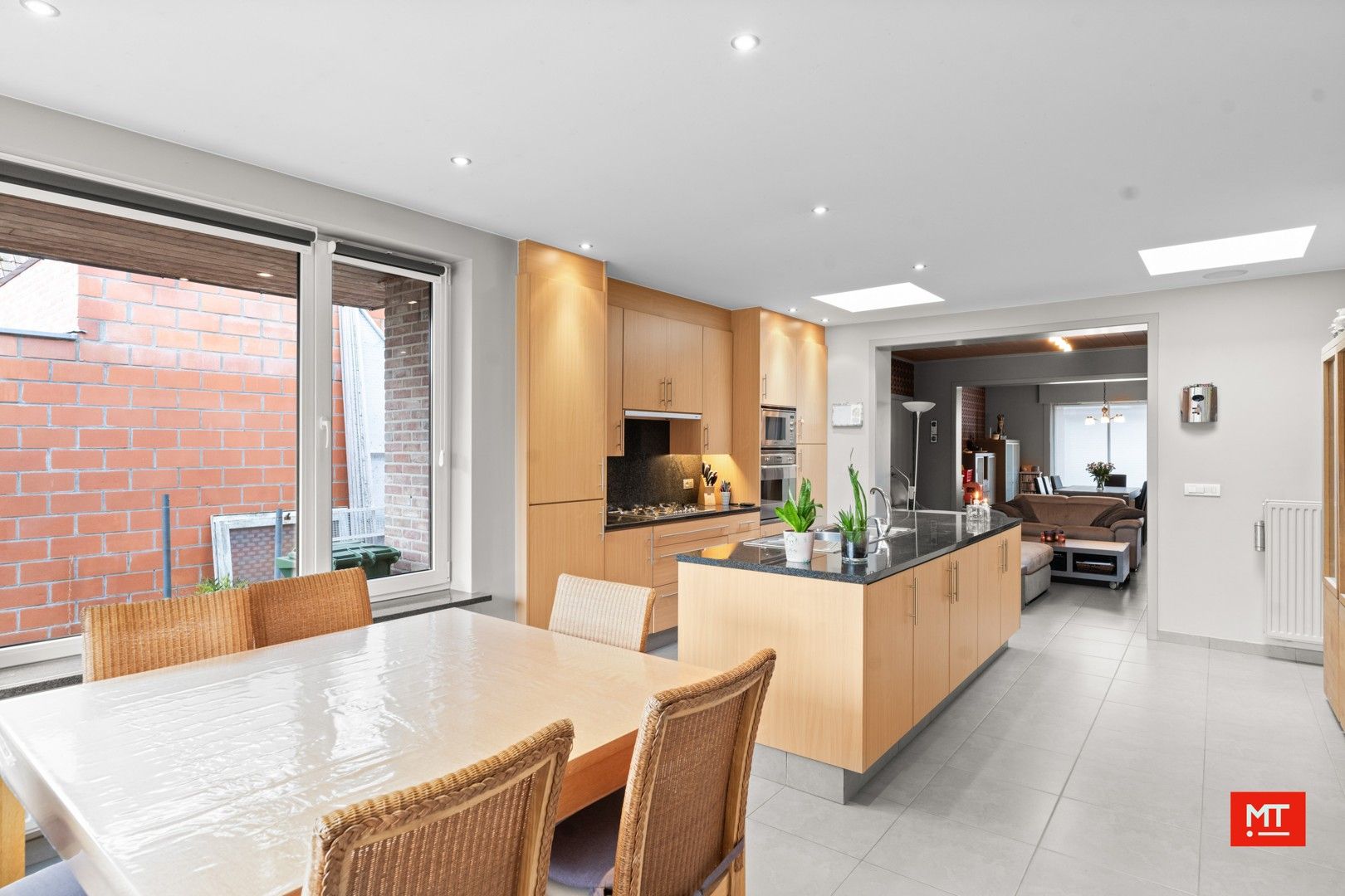 Ruime woning met 3 slaapkamers (5 mogelijk), Zuid-Oostgerichte tuin en garage te koop in Boezinge foto 7