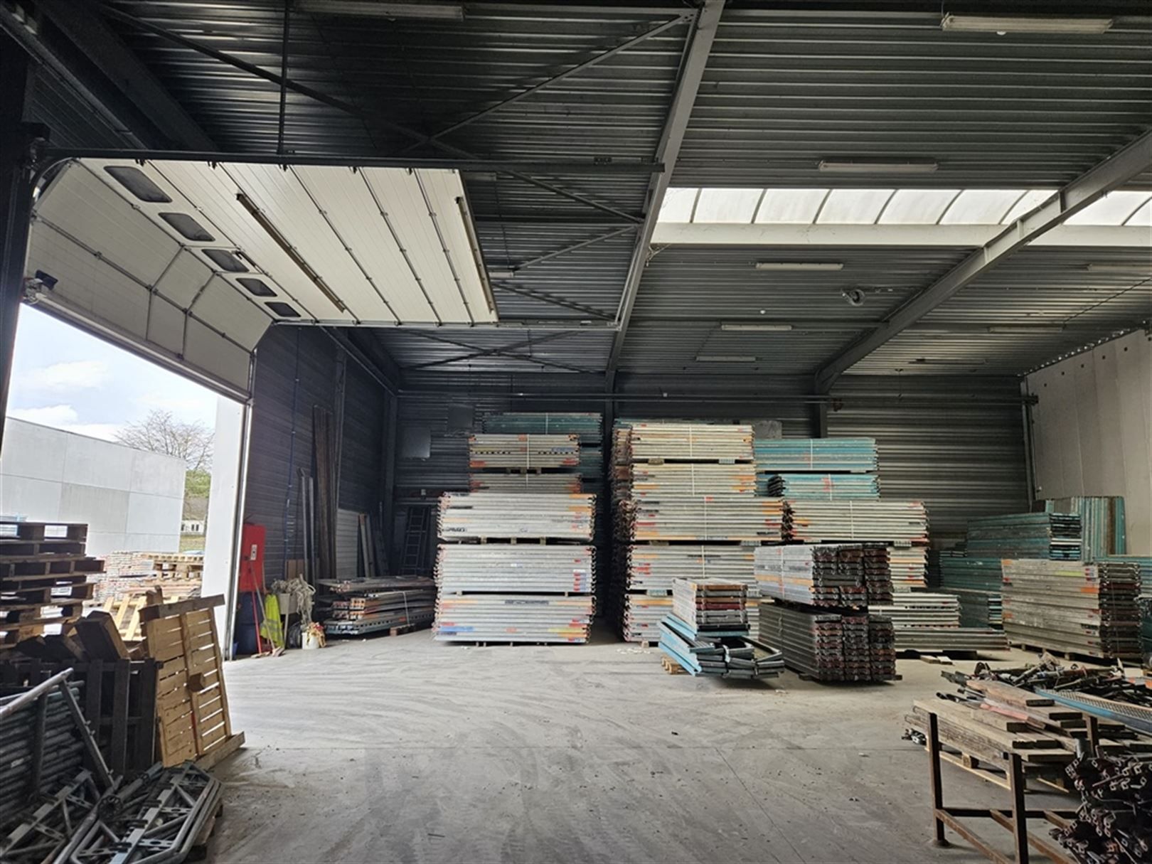 Goed bereikbare kantoren + magazijn foto 10