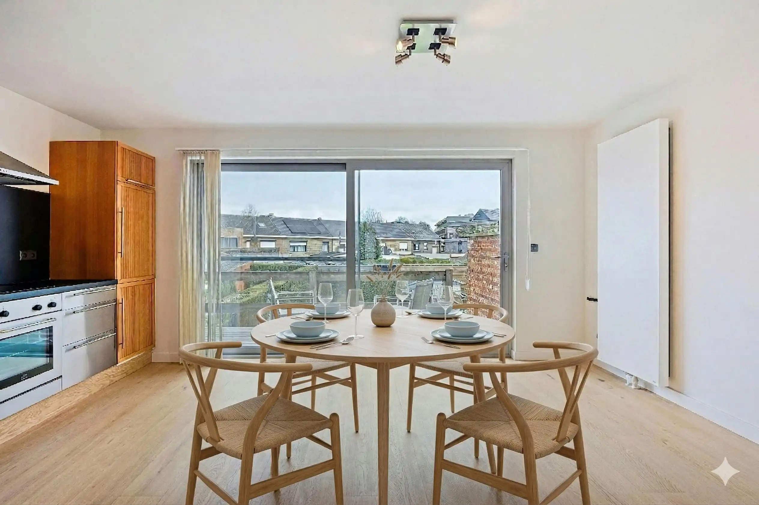 Instapklare bel-etage met 3 slaapkamers en zonnige tuin in hartje Eeklo foto 11