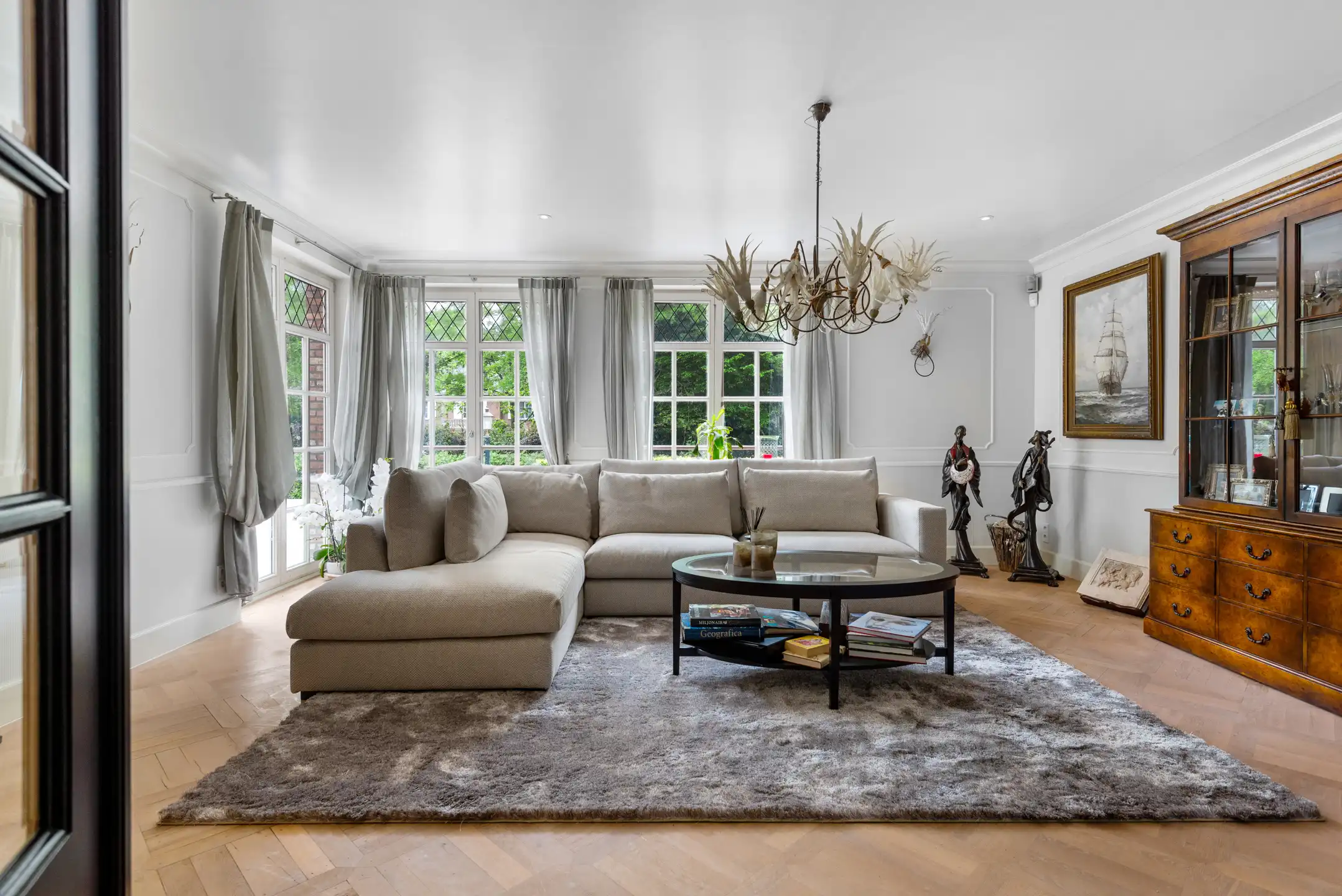 Exclusieve villa met zwembad op een perceel van 6.420 m² foto 14