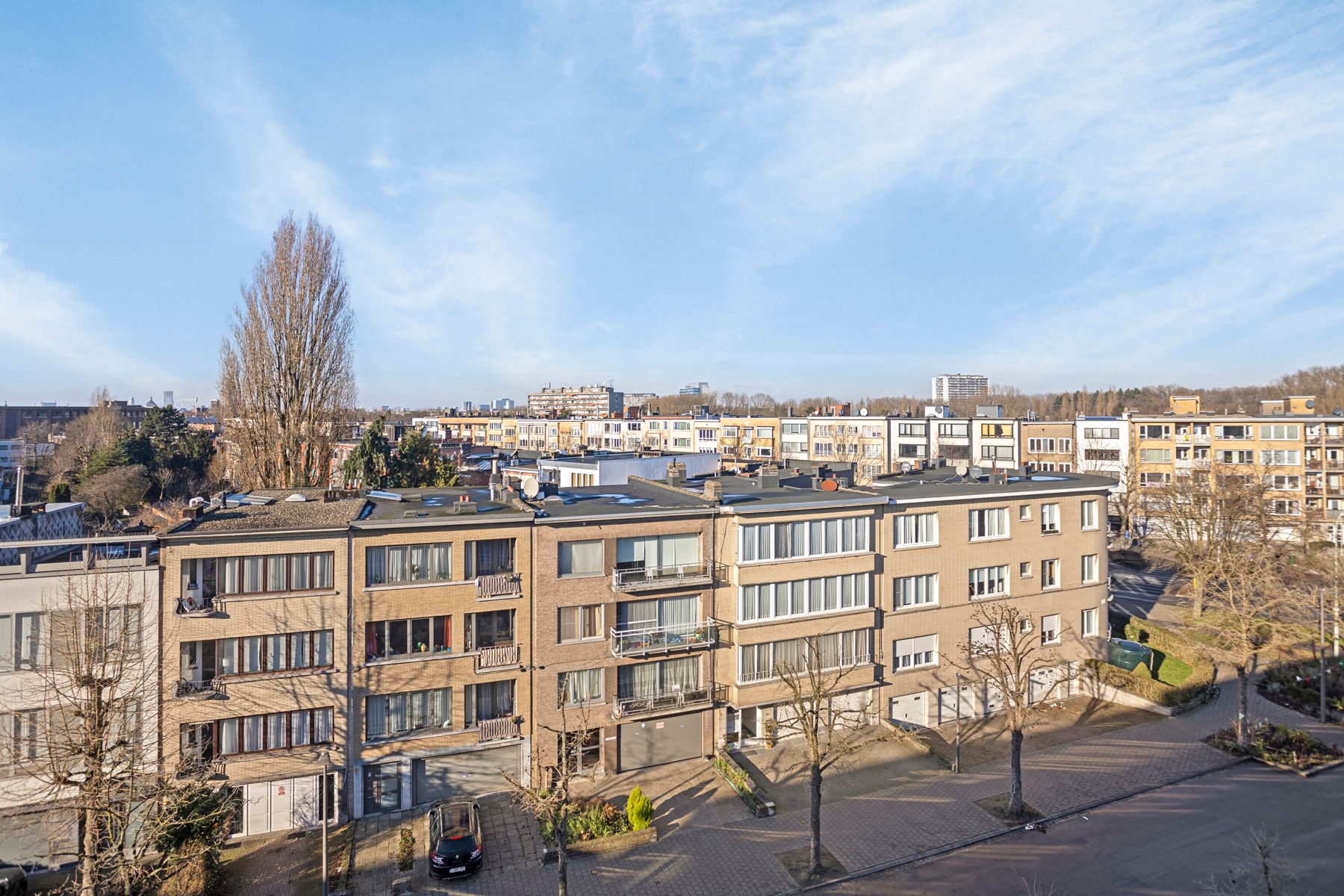 Ruim 2 slaapkamer appartement met terras foto 5