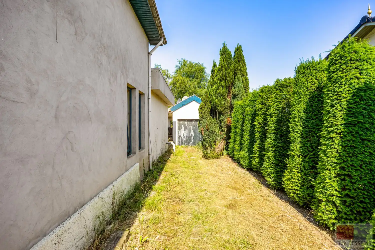 Op te frissen, vrijstaande woning met veel potentieel op royaal perceel van 1080 m², deze te moderniseren woning combineert een bewoonbare oppervlakte van 199 m² foto 29