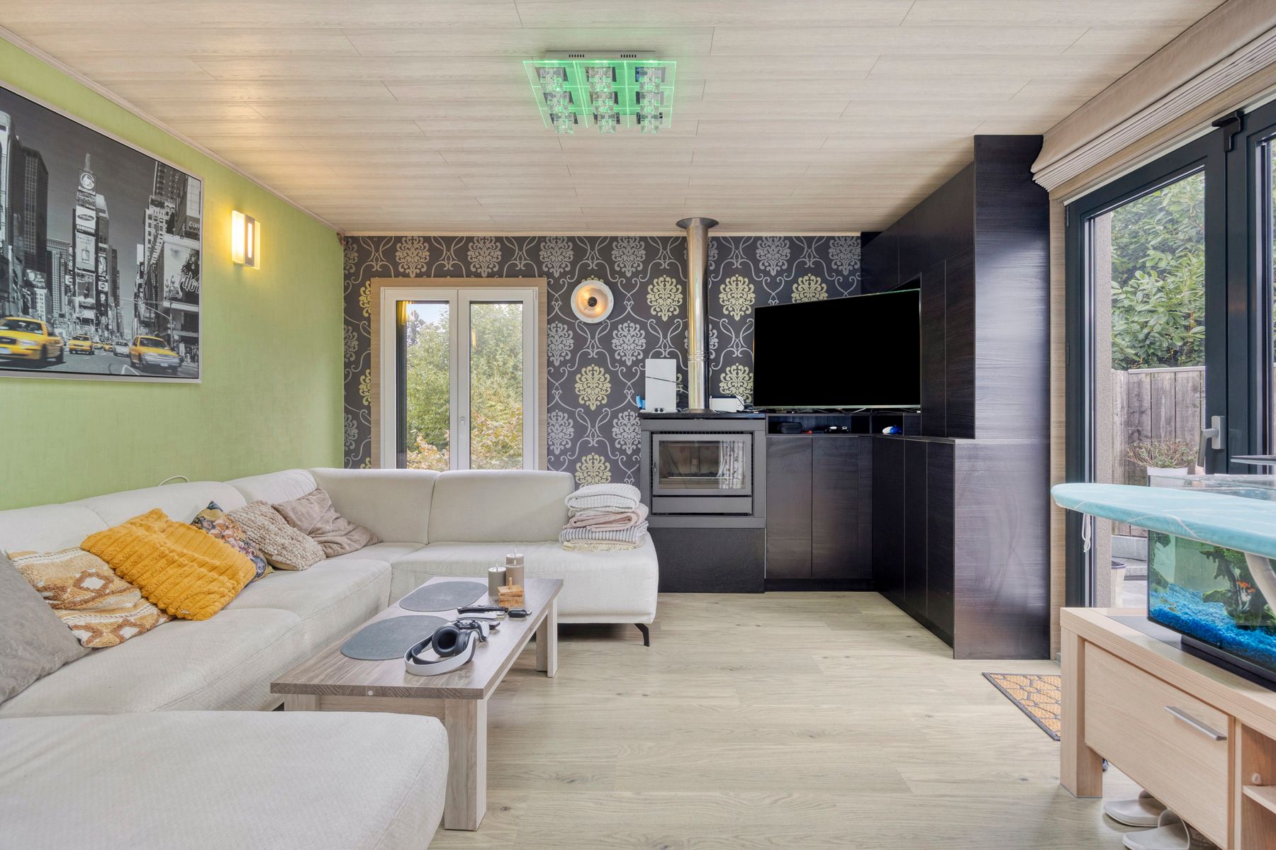 Zeer goed gelegen handelshuis + bovengelegen woonst en 2 kamers foto 8