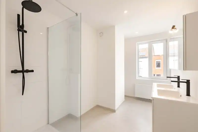 ✨Halfopen, volledig gerenoveerde gezinswoning met 3 slaapkamers TE KOOP in Rekkem! foto 17