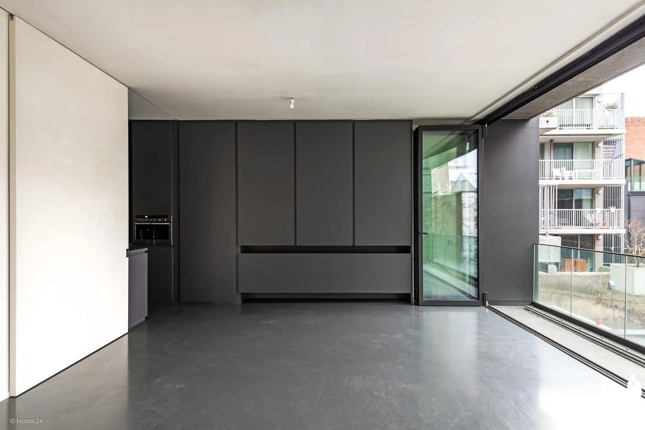 Luxe-loft (ca 90m²) gelegen in de Henri Van Heurckstraat. foto 4