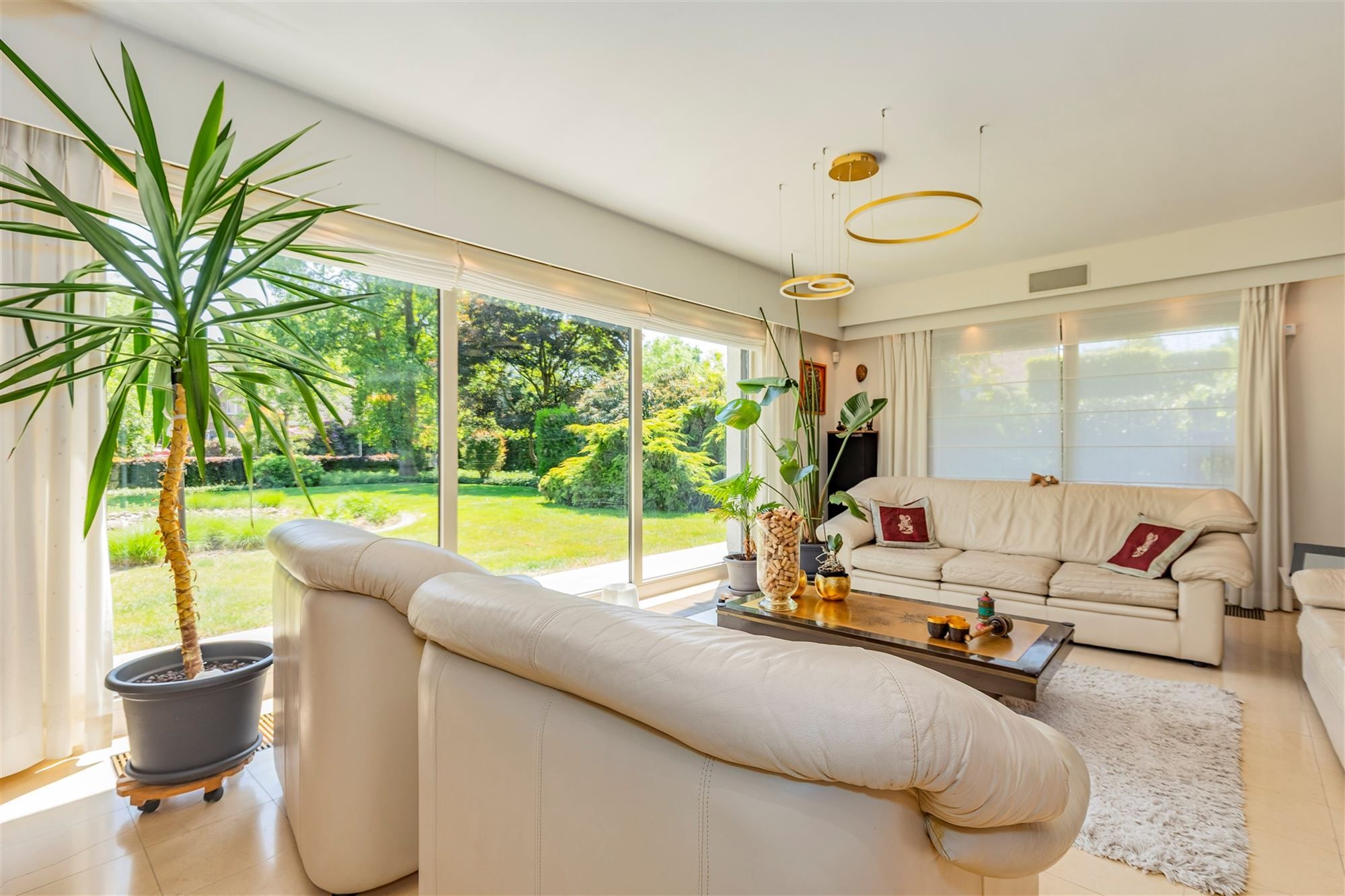 Ruime villa met 5 slpks en 3 bdks op een preceel van 2128m² foto 5