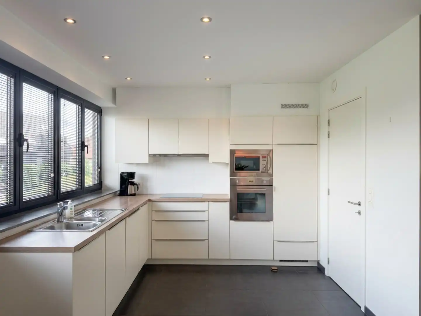 Energiezuinig appartement met 2 slpk en garagebox te huur in Sleidinge foto 11