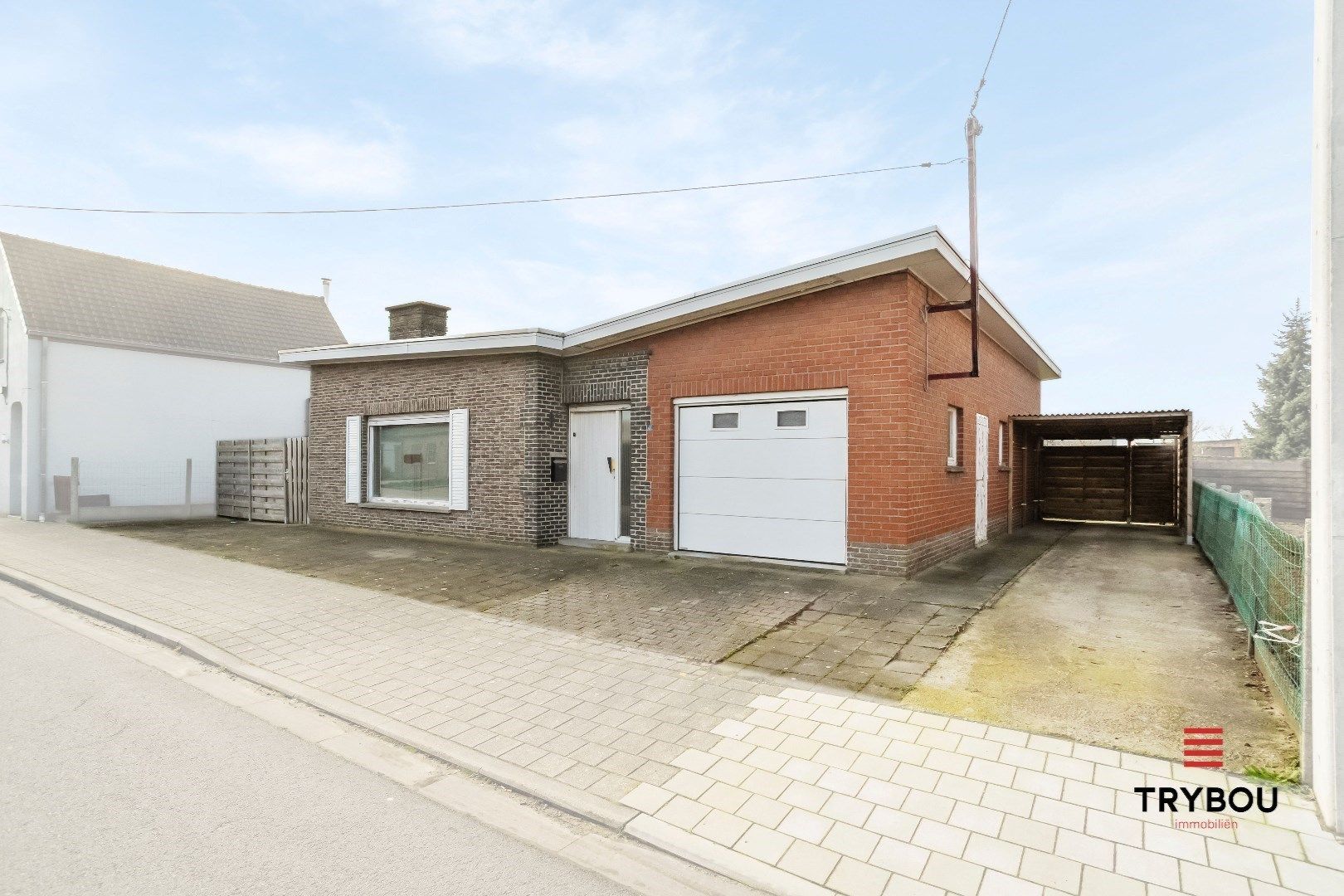 Vrijstaande woning met garage op 636 m² foto 2