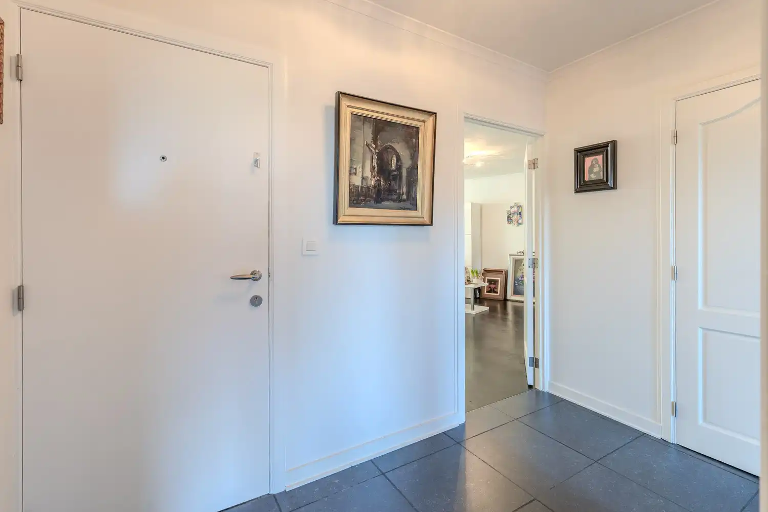 Instapklaar appartement met terras in hartje Lanaken foto 10