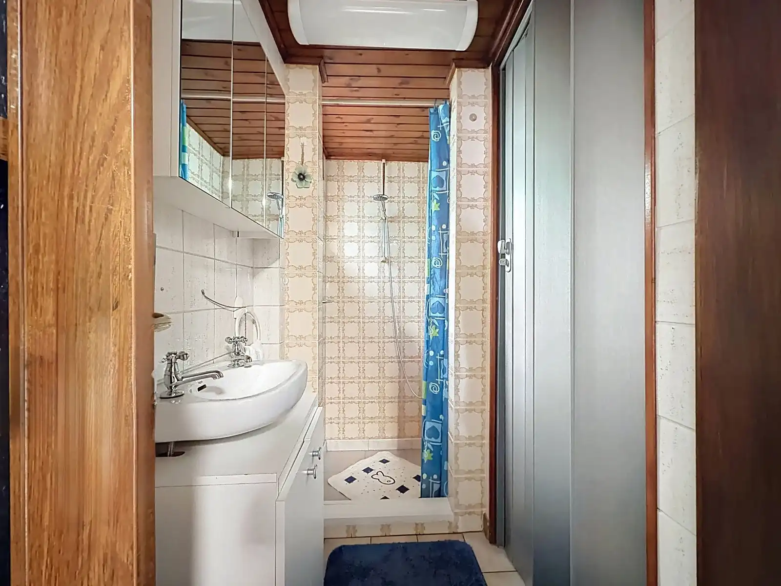 Gezellige stadswoning met 2 SLPK én zonnige tuin! foto 9