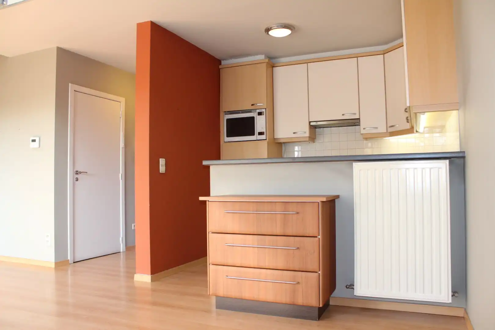 Lichtrijk duplex appartement in hartje Zonhoven (3slpk, 2badk, 2 parkings) foto 9