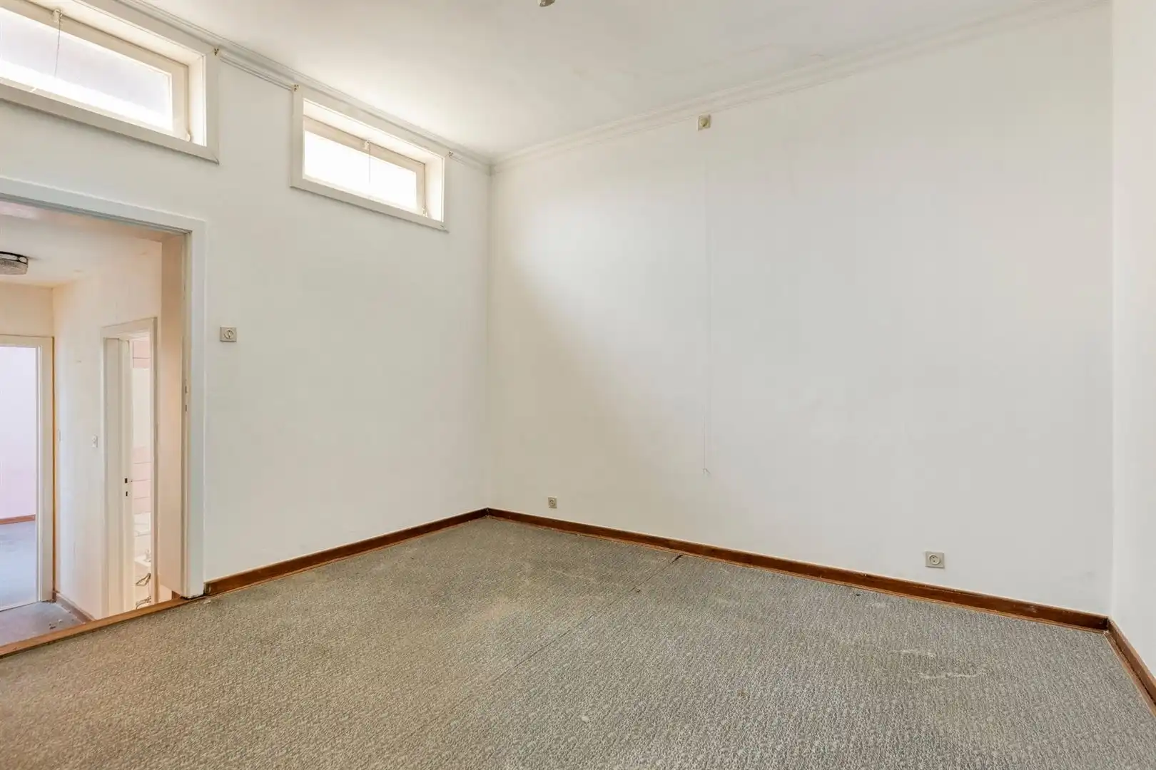 Te renoveren bel-étage met garage en 4 slaapkamers gelegen aan het station van Gent. foto 18