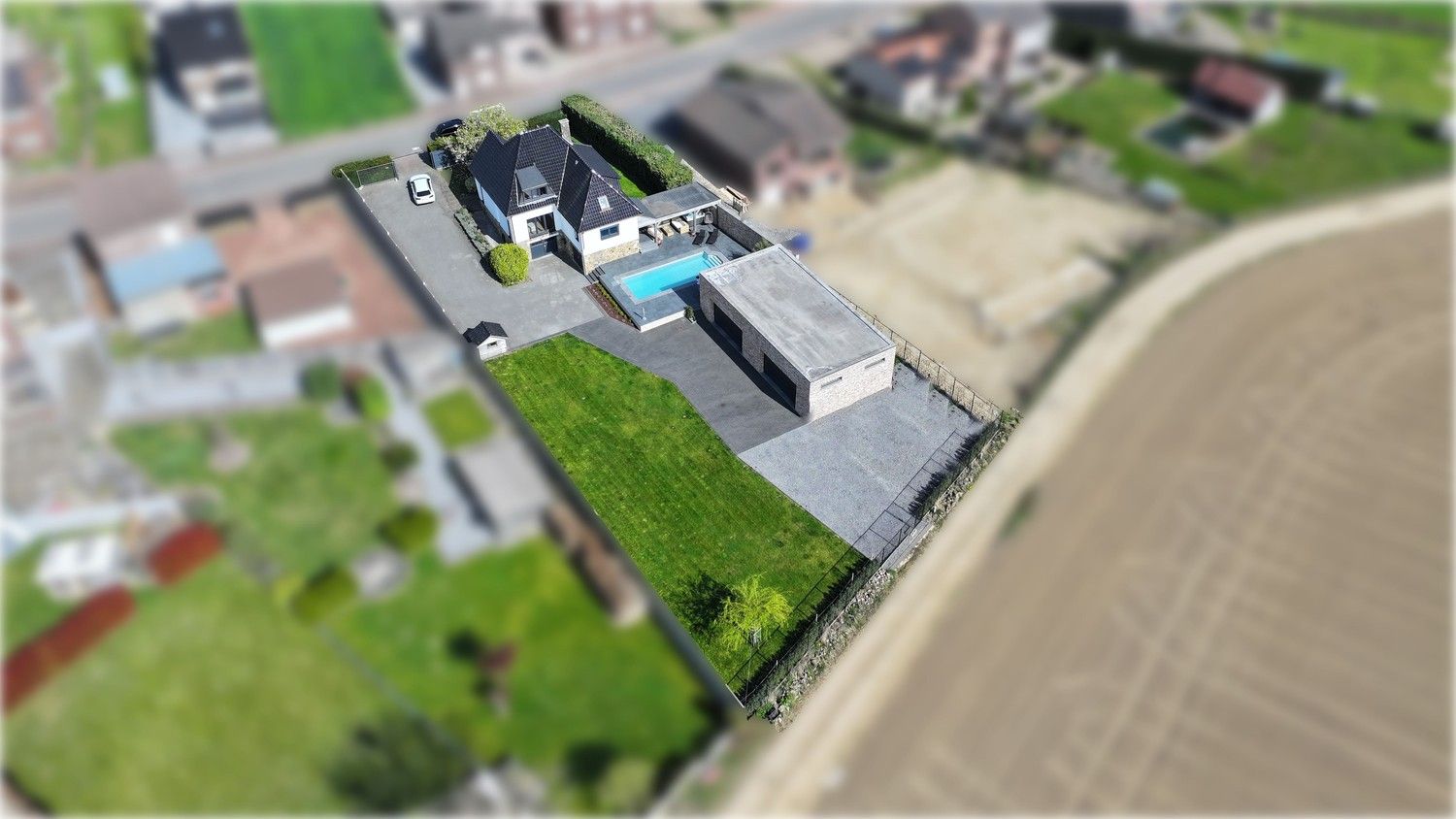 Instapklare, volledig gemoderniseerde woning met zwembad en riant bijgebouw, mooi landelijk gelegen te Maasmechelen-Leut foto 38