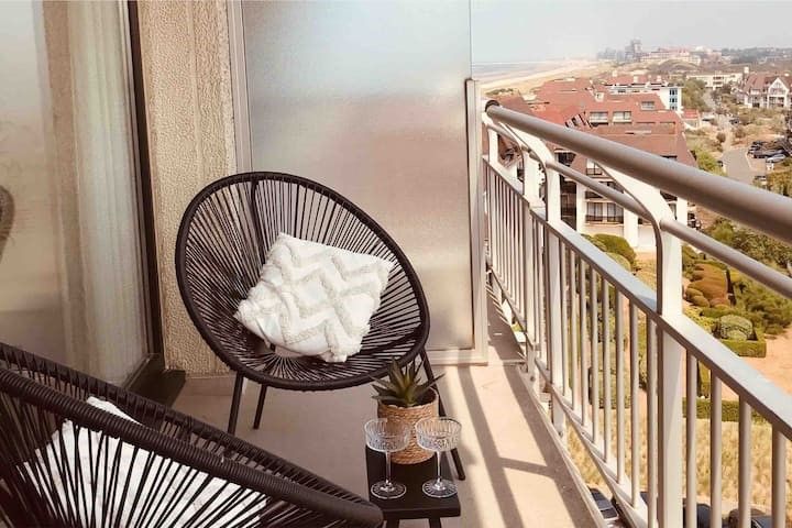 Prachtige zongerichte studio op het 9de verdiep met ruim terras en zicht op zee! foto 2