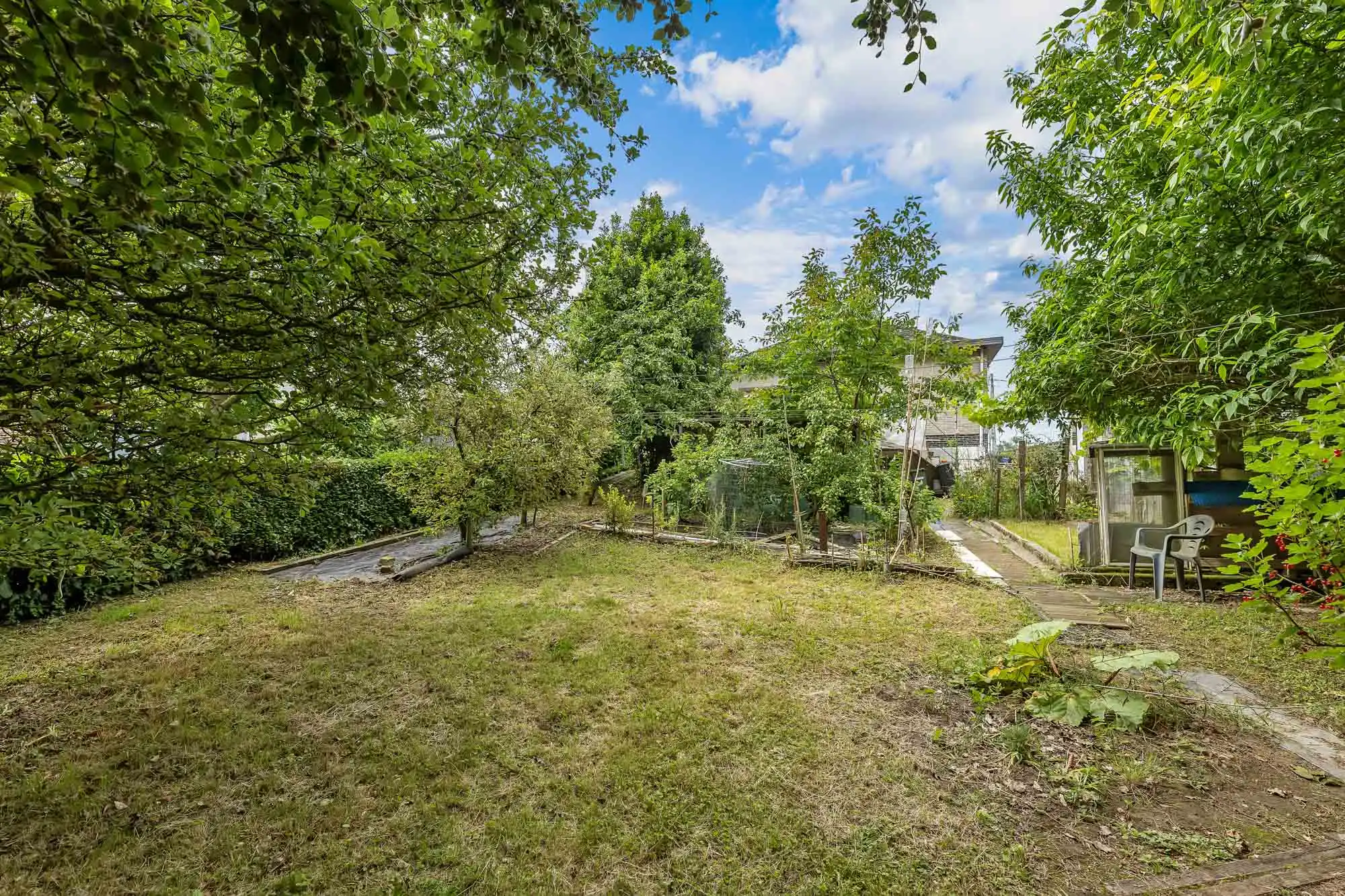 Ruime bungalow met uitzonderlijk potentieel op toplocatie foto 28
