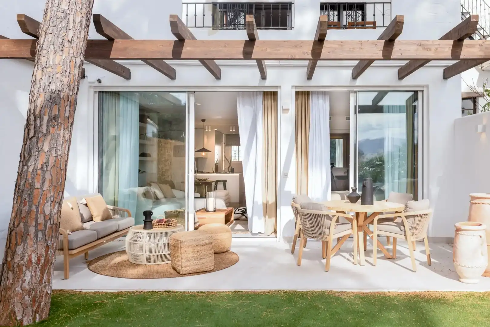 Tuin appartement in Aloha, Nueva Andalucia foto {{pictureIndex}}