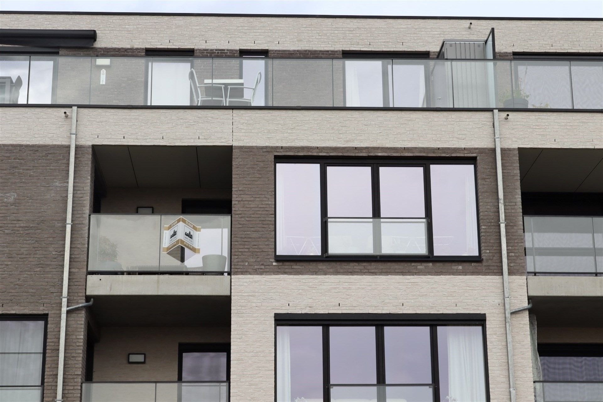 Rustig en recent gelegen appartement met terras en autostaanplaats. foto 25