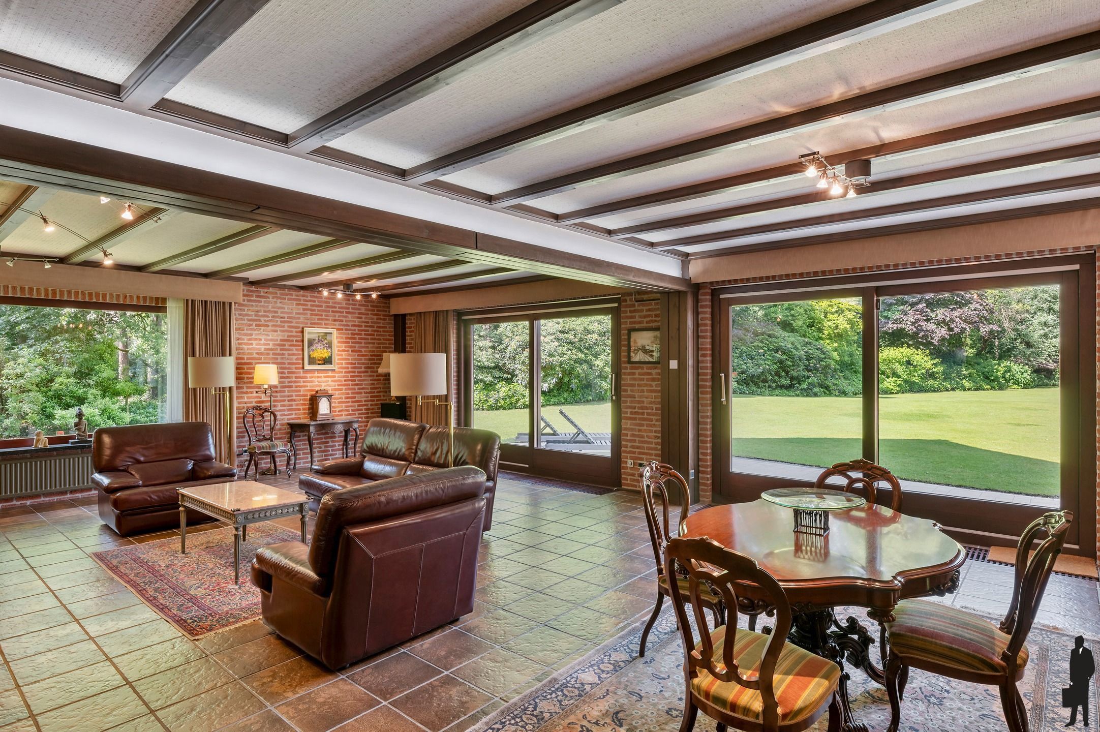 Seventiesvilla op toplocatie! foto 5